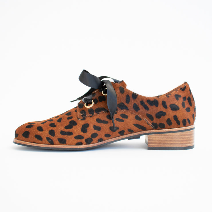 Bresley Admin Cognac Leopard Shoes inside. Size 45 womens shoes