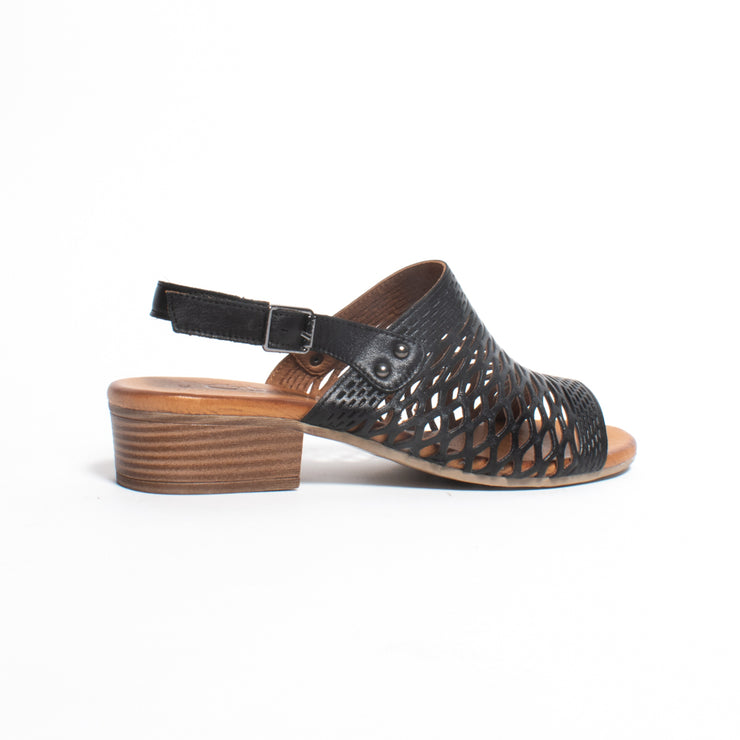 Cabello Alaca Black Sandal back. Size 44 womens shoes