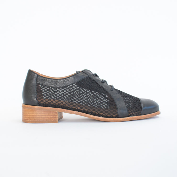 Bresley Alk Black Shoes side. Size 42 womens shoes