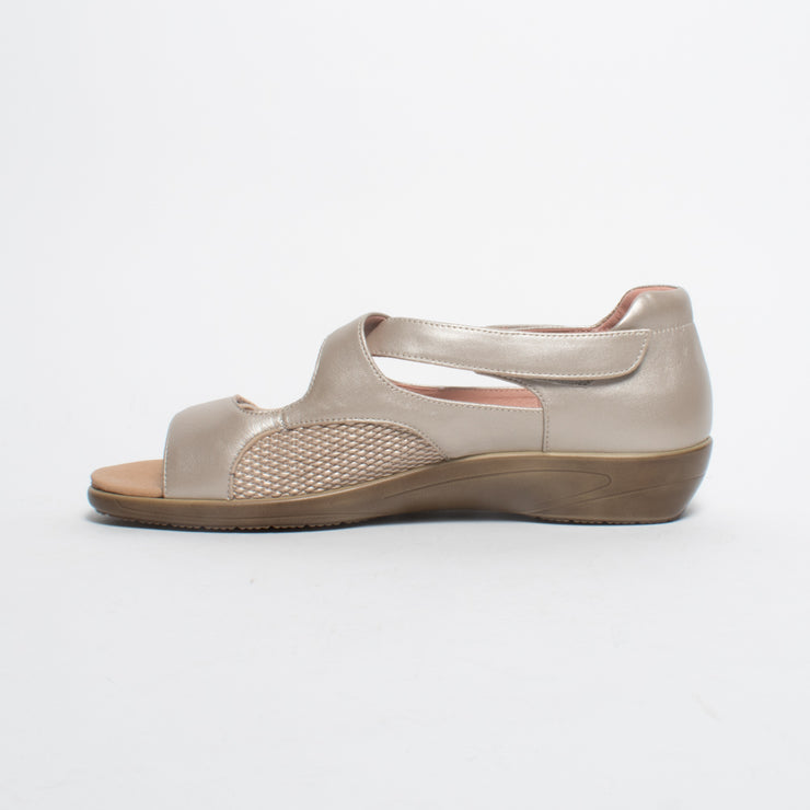 Pure Comfort Arabel Platino Sandal inside. Size 45 womens shoes