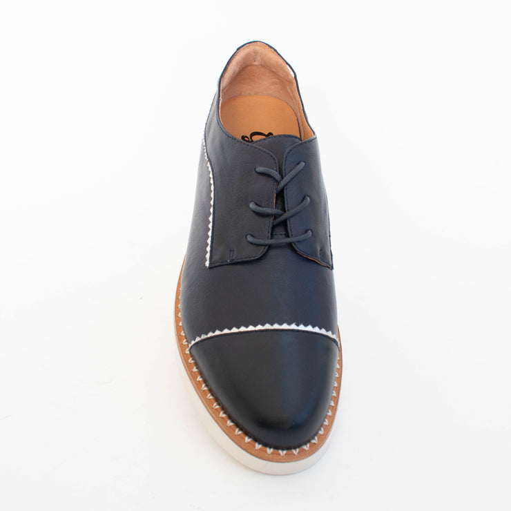 Gelato Arvada Navy Shoes top. Size 46 womens shoes