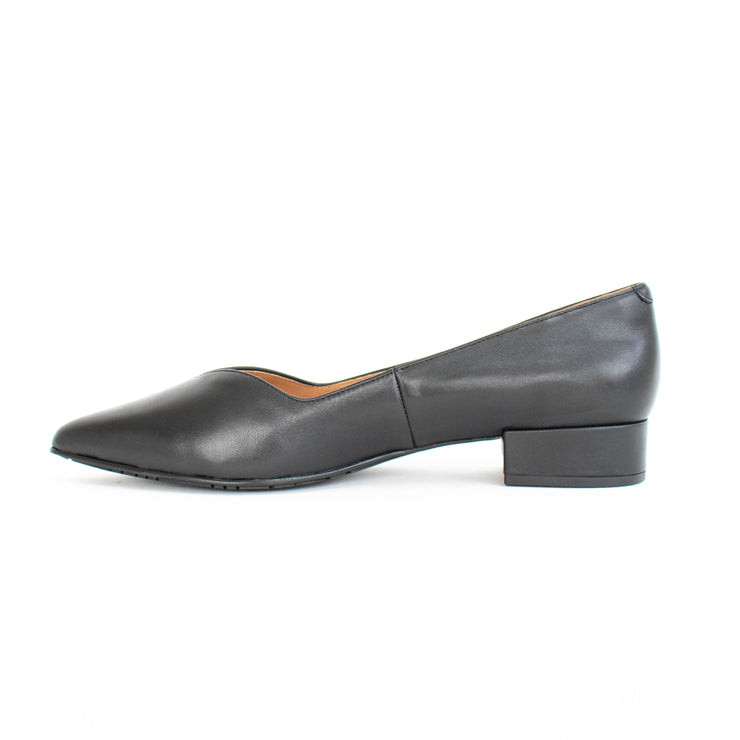 Hush Puppies Ava Black Shoes inside. Size 13 womens shoes