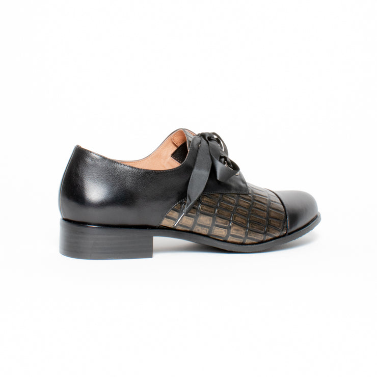 Bresley Avit Black Bronze Shoe back. Size 44 womens shoes