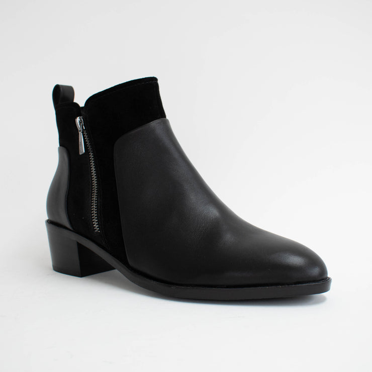 Hush Puppies Aires Black Ankle Boot front. Size 11 womens shoes