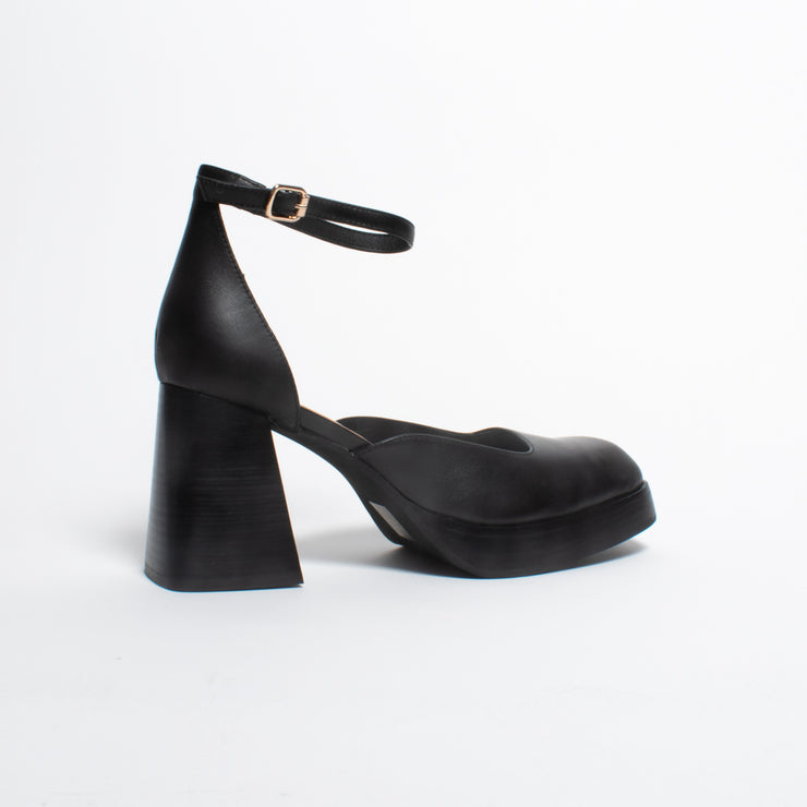 Tamara London Bandy Black Sandal back. Size 44 womens shoes