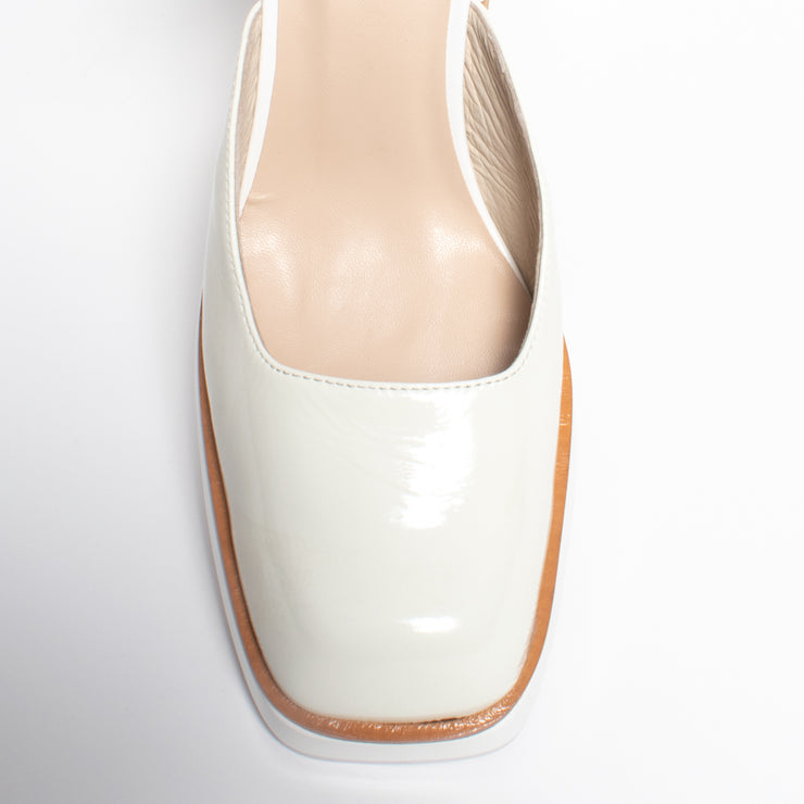 Tamara London Bandy Bone Patent Sandal top. Size 42 womens shoes