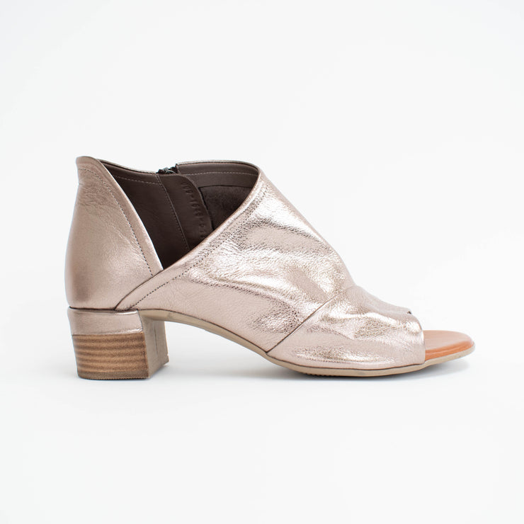 Hinako Barclay Pewter Sandals side. Size 42 womens shoes