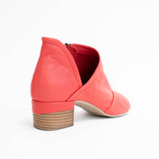 Hinako Barclay Pomegranate Sandals back. Size 44 womens shoes