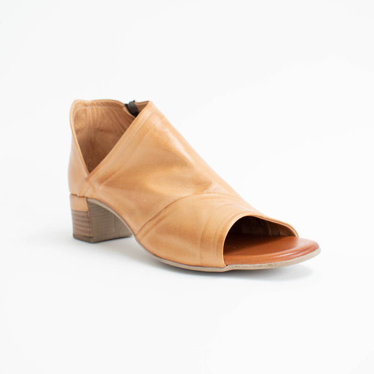 Hinako Barclay Nut Sandals front. Size 43 womens shoes