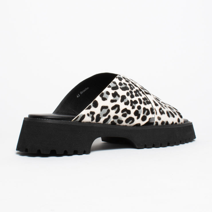 Minx Brooke Leopard Pony Print Sandal back. Size 45 womens shoes