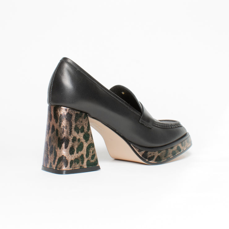 Tamara London Burdy Black Leopard Shoe back. Size 44 womens shoes