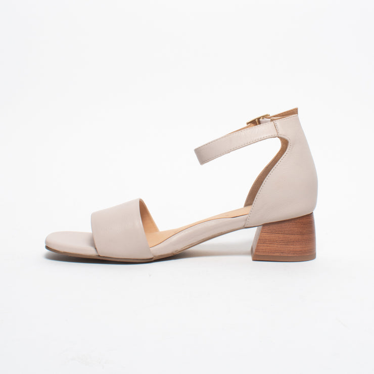 Ziera Clairest Nude Sandal inside. Size 42 womens shoes
