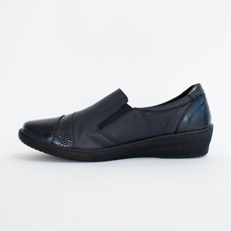 Cabello Claire Navy Patent Shoes inside. Size 42 womens shoes