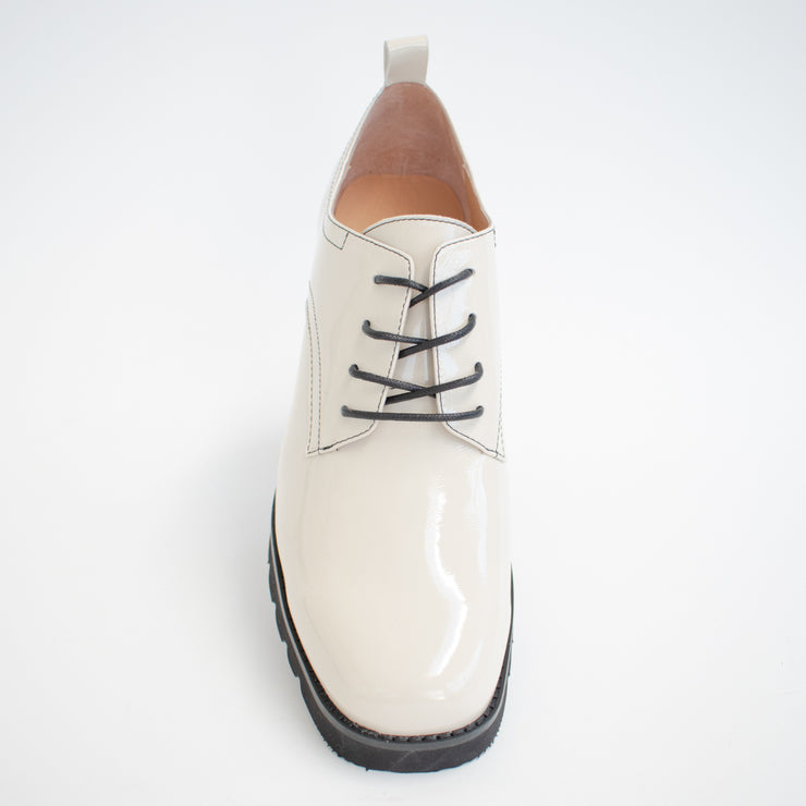 Bresley Daya Bone Patent Shoes top. Size 42 womens shoes