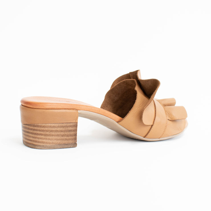 Hinako Dixie Tan Sandals back. Size 44 womens shoes