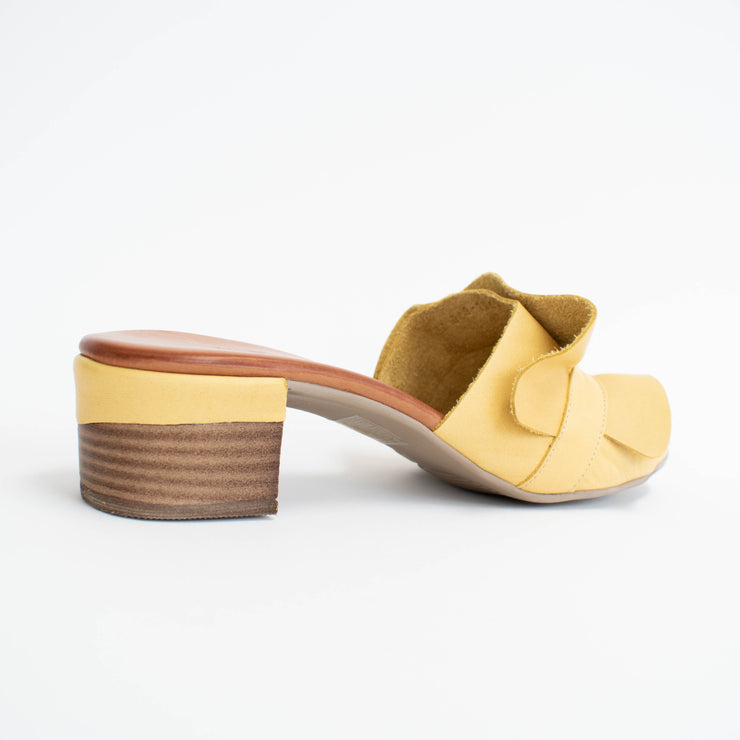 Hinako Dixie Yellow Sandals back. Size 44 womens shoes