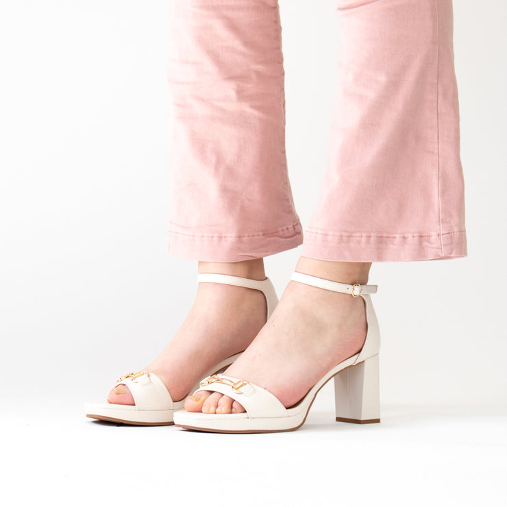 Hush Puppies Arcade Bone Sandals side. Size 11 womens shoes. On Tall Model