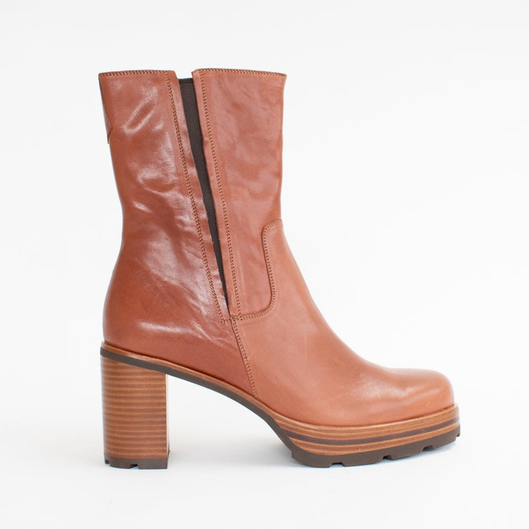 Bresley Duluth Tan Boots side. Size 42 womens shoes