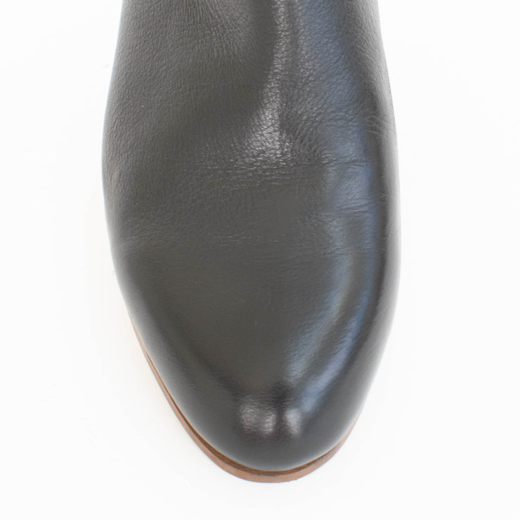 Django and Juliette Fabian Black Ankle Boot toe. Size 42 womens shoes