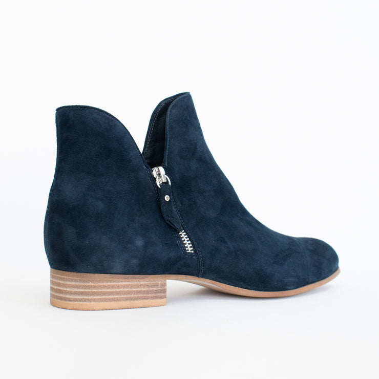 Django and Juliette Faye Navy Suede Ankle Boots back. Size 44 womens shoes