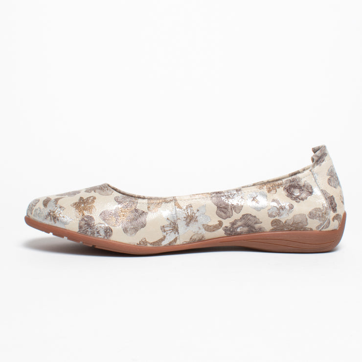 Josef Seibel Fenja 01 Creme Multi Shoe inside. Size 45 womens shoes