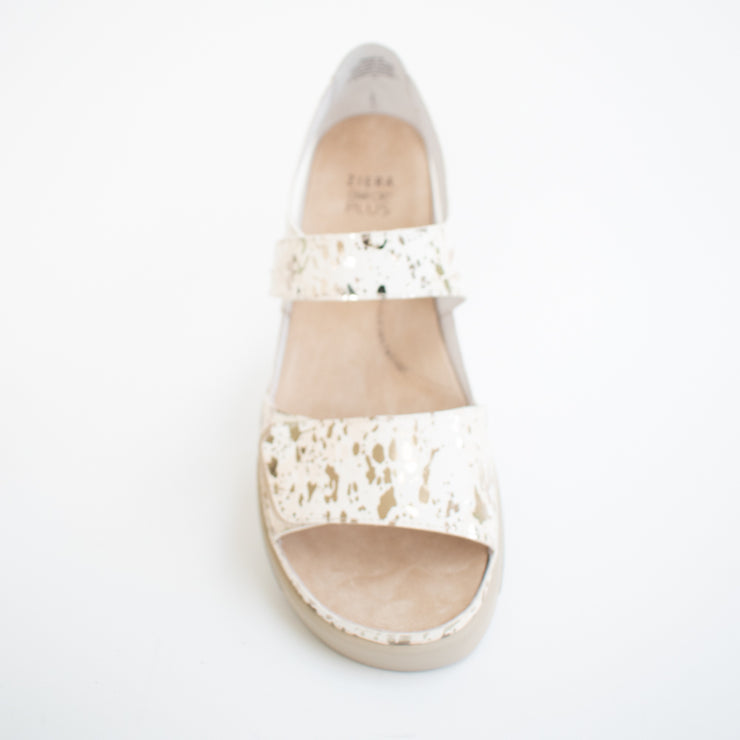 Ziera Gedd Nude Palegold Sandals top. Size 43 womens shoes