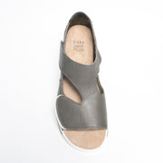 Ziera Gialisse Olive Sandal top. Size 43 womens shoes