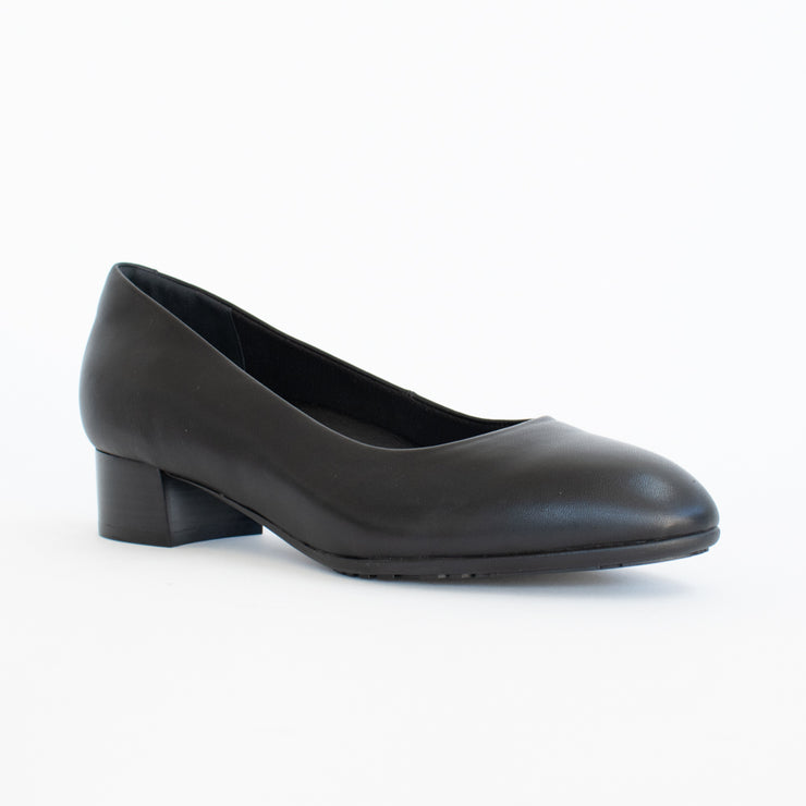 Hush Puppies Glide Black Shoes front. Size 11 womens shoes
