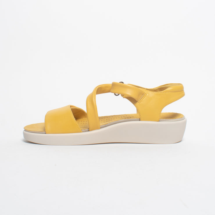 Pure Comfort Hena Yellow Sandal inside. Size 45 womens shoes