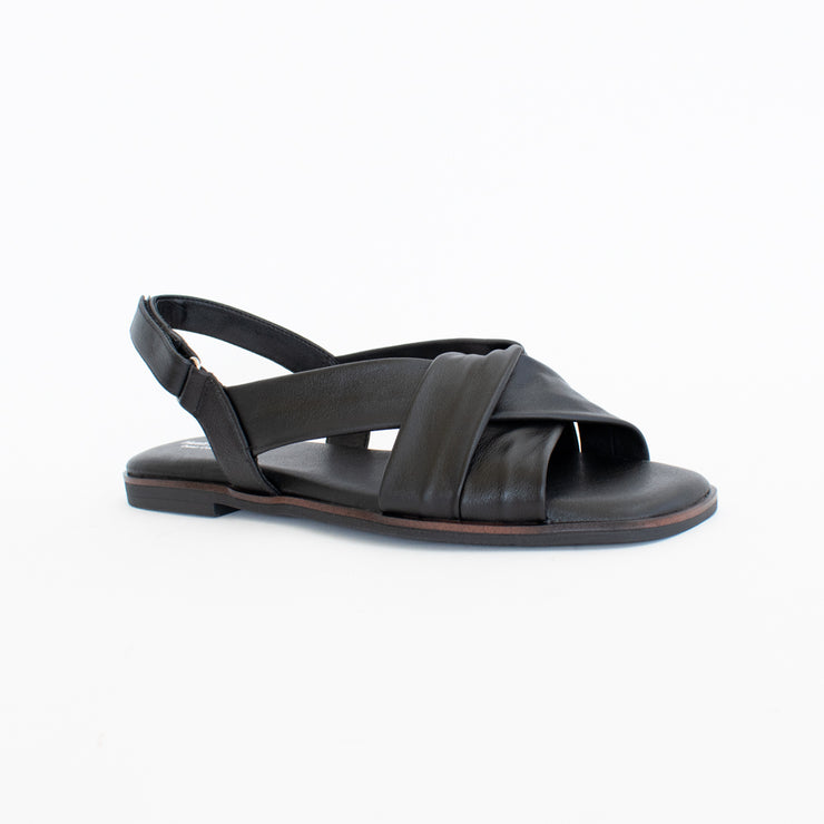 Hush Puppies Indulge Black Sandals front. Size 11 womens shoes