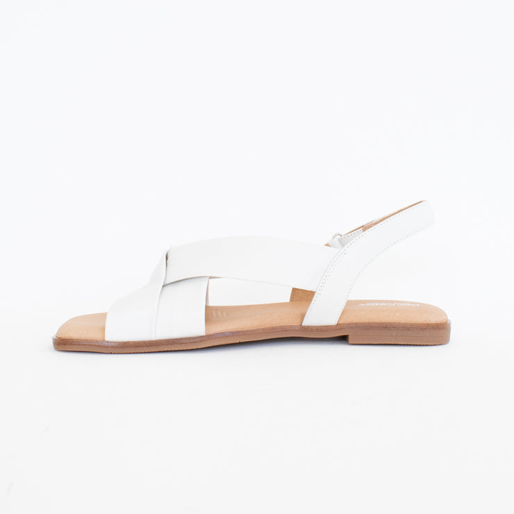 Hush Puppies Indulge White Sandals inside. Size 13 womens shoes