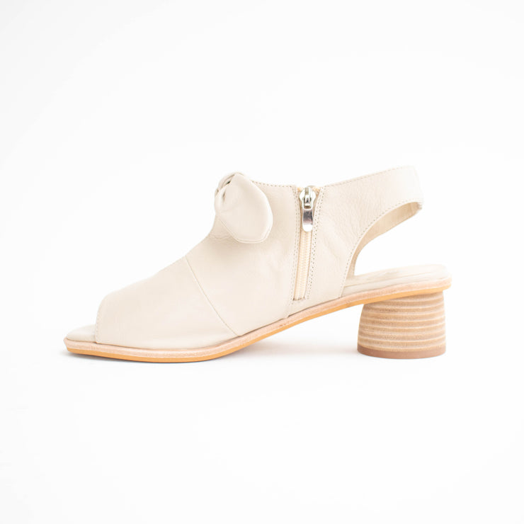 Isabella Ivy Almond Sandals inside. Size 45 womens shoes