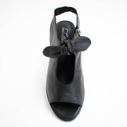 Isabella Ivy Black Sandals top. Size 42 womens shoes