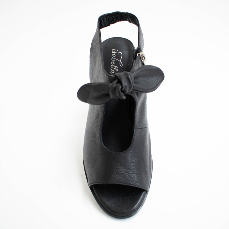 Isabella Ivy Black Sandals top. Size 42 womens shoes