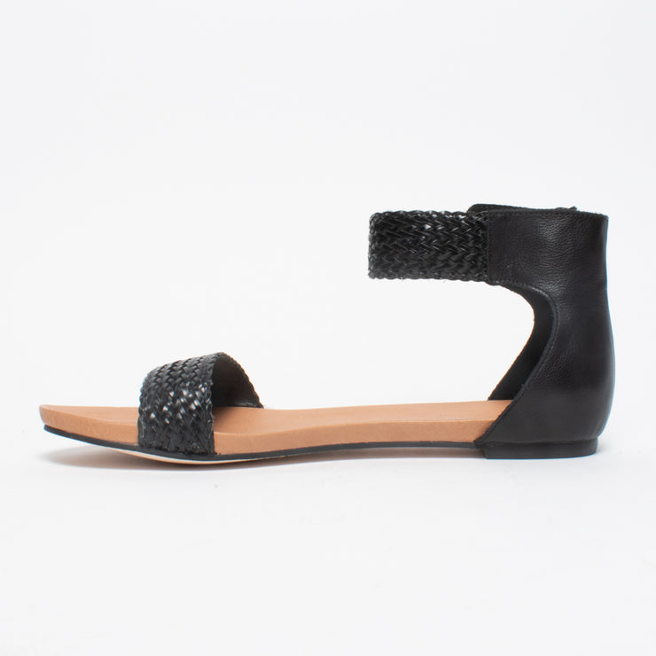 Django and Juliette Jellan Black Sandal inside. Size 45 womens shoes