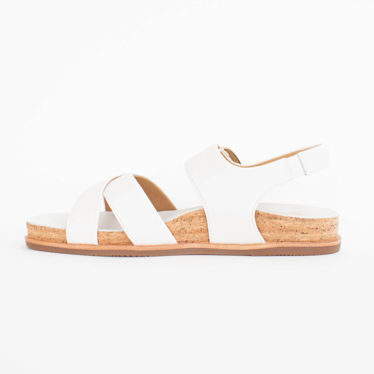 Hush Puppies Jester White Sandals inside. Size 13 womens shoes