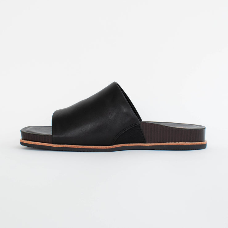 Hush Puppies Jewel Black Sandals inside. Size 13 womens shoes