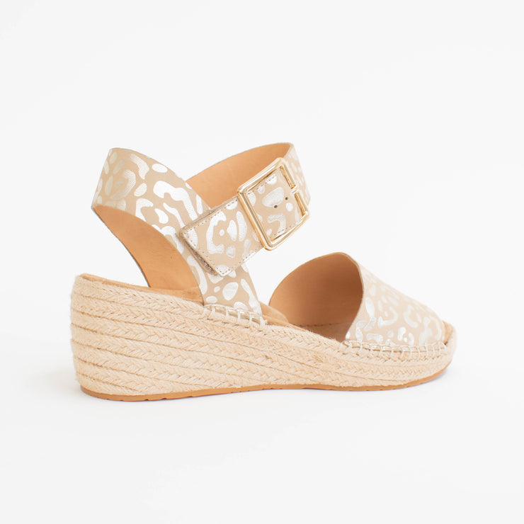Ziera Kraig Camel Gold Leopard Sandals back. Size 44 womens shoes