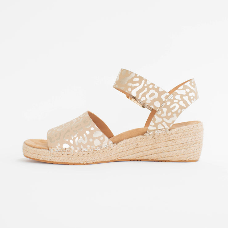 Ziera Kraig Camel Gold Leopard Sandals inside. Size 42 womens shoes