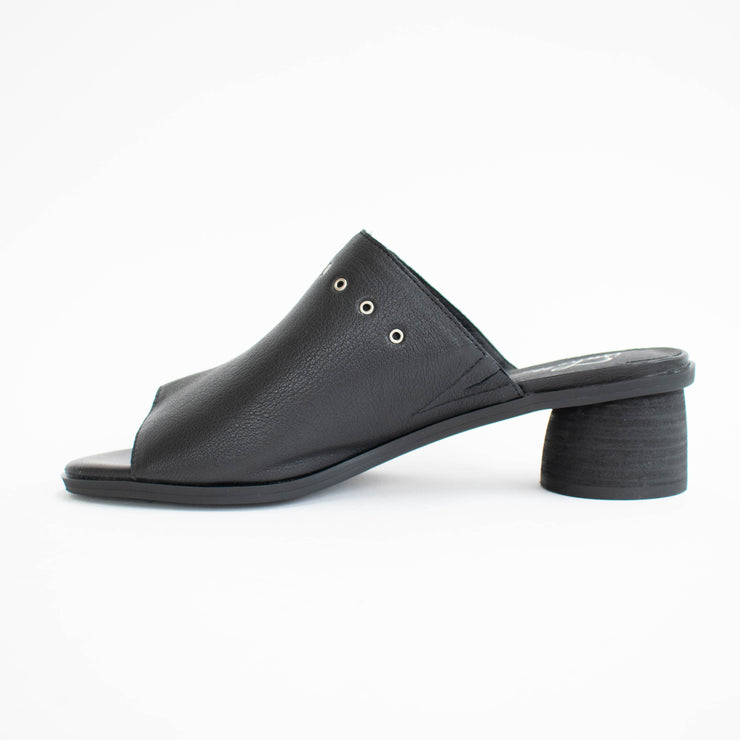 Isabella Illaroo Black Sandals inside. Size 45 womens shoes