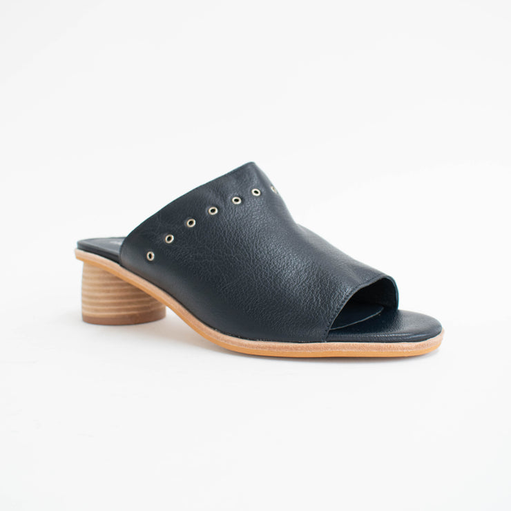 Isabella Illaroo Deep Ocean Sandals front. Size 43 womens shoes