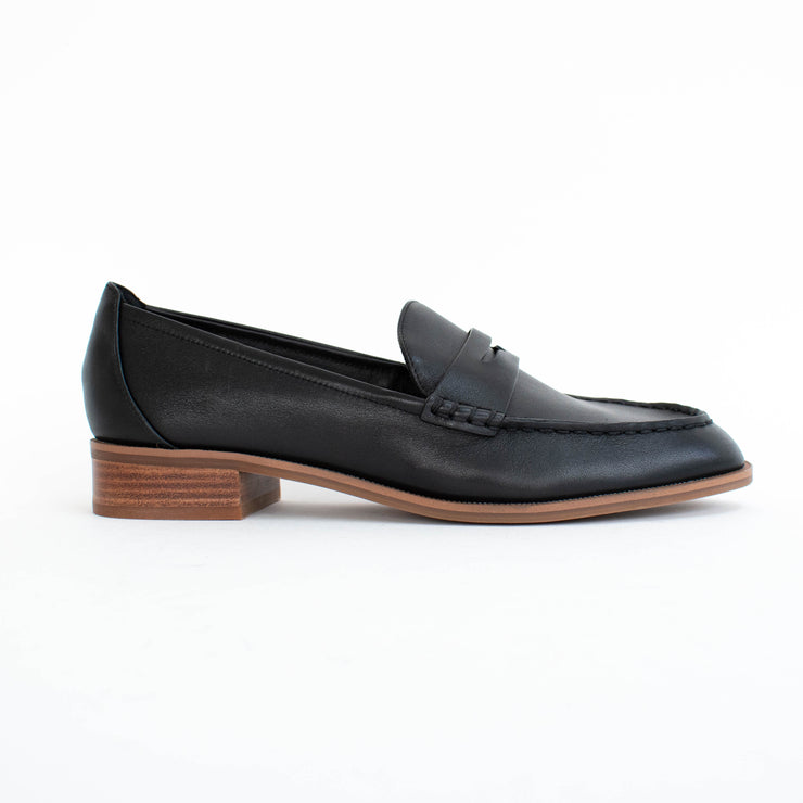 Hush Puppies Lucia Black Loafers side. Size 10 womens shoes