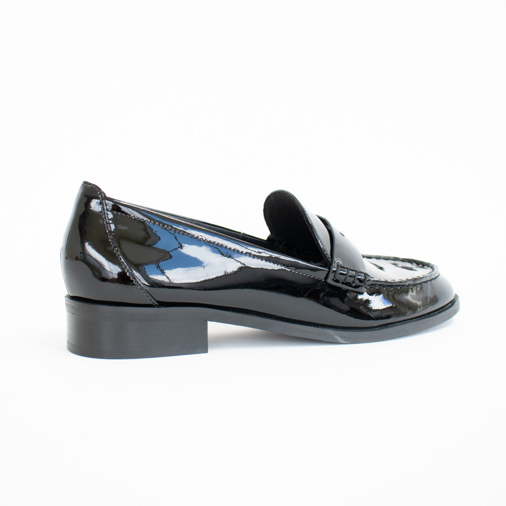 Lucia Black Patent