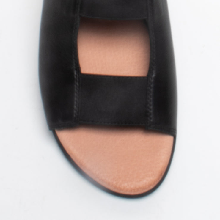 Django and Juliette Macaron Black Sandal toe. Size 43 womens shoes 