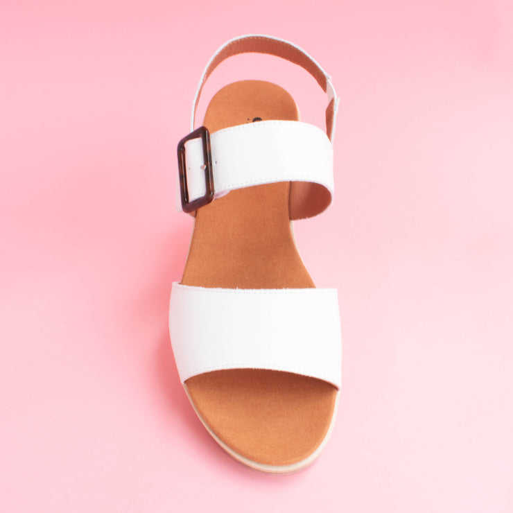 Cassini Medford White Sandals top. Size 42 womens shoes