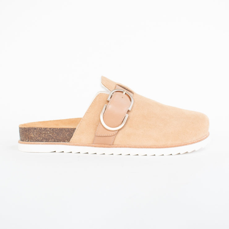 Frankie4 Margot Camel Shearling Slipper side. Size 10 womens shoes