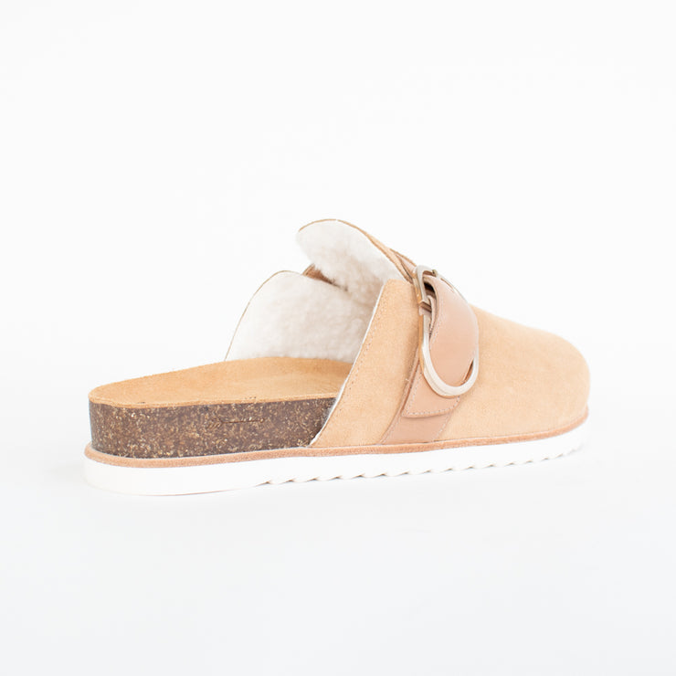 Frankie4 Margot Camel Shearling Slipper back. Size 12 womens shoes