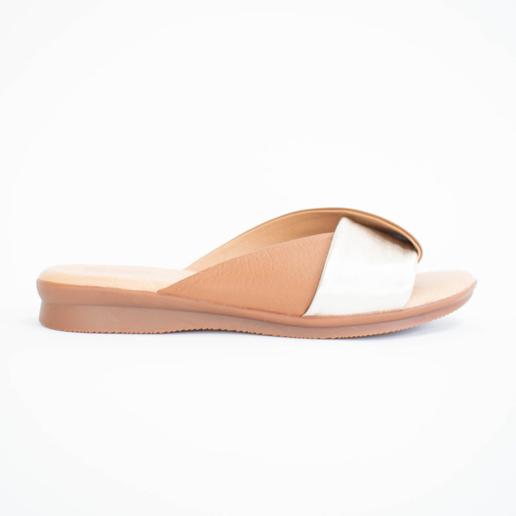 Hush Puppies Nara Tan Champagne Sandals side. Size 10 womens shoes