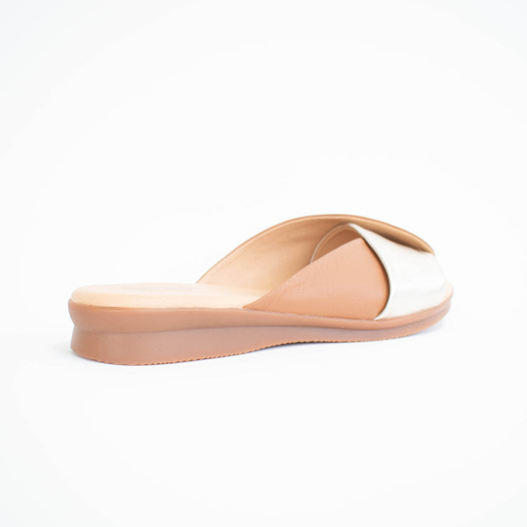 Hush Puppies Nara Tan Champagne Sandals back. Size 12 womens shoes