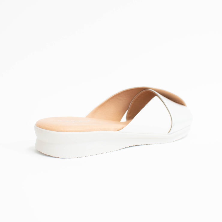 Hush Puppies Nara White Silver Slides back. Size 12 womens shoes